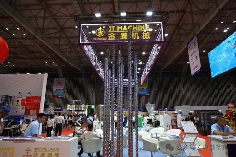 中国塑企挤爆2025越南橡塑展！越南人买东西看品牌，卷价格不管用？千亿市场怎么尝到红利？