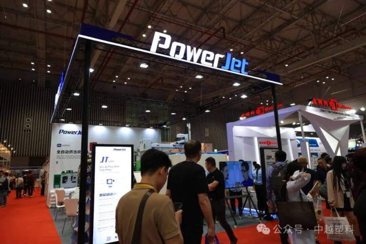 中国塑企挤爆2025越南橡塑展！越南人买东西看品牌，卷价格不管用？千亿市场怎么尝到红利？