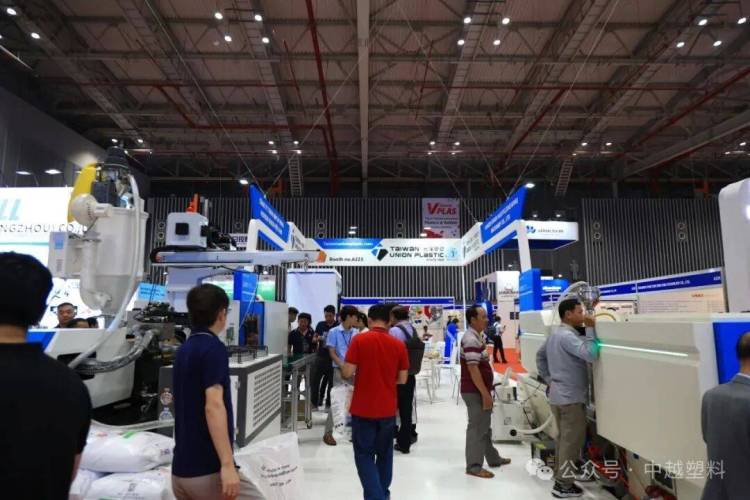 中国塑企挤爆2025越南橡塑展！越南人买东西看品牌，卷价格不管用？千亿市场怎么尝到红利？