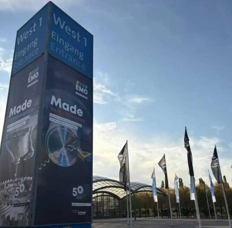 高谱闪耀2025年EMO：以尖端弯曲技术叩开欧洲高端市场新大门