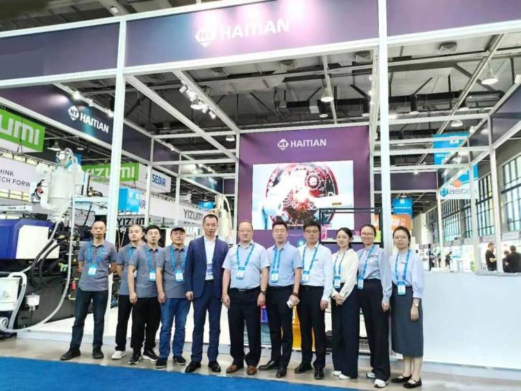 为中亚定制“中国方案”！海天国际亮相2025年乌兹别克斯坦国际橡塑展，打造出海新范本