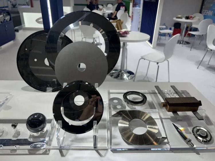 [展会快讯] 九江金鹭闪耀2025德国EMO展首日