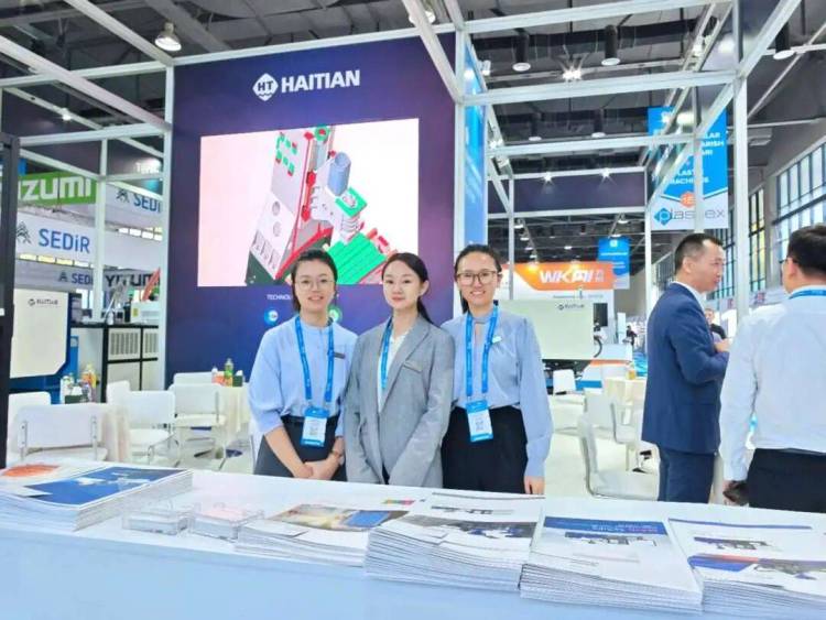 为中亚定制“中国方案”！海天国际亮相2025年乌兹别克斯坦国际橡塑展，打造出海新范本