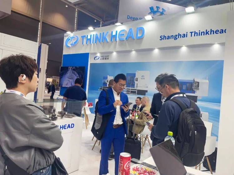 EMO 2025首日开幕！上海星合斩获先锋奖，全球客商瞩目！