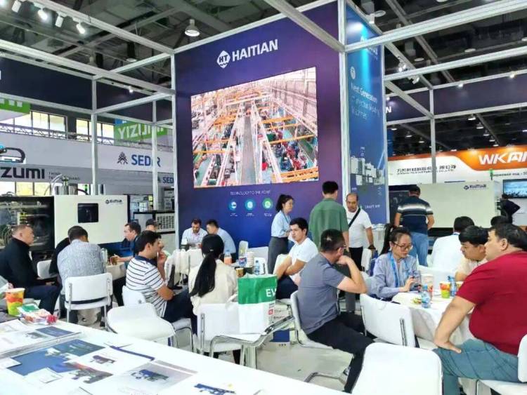 为中亚定制“中国方案”！海天国际亮相2025年乌兹别克斯坦国际橡塑展，打造出海新范本