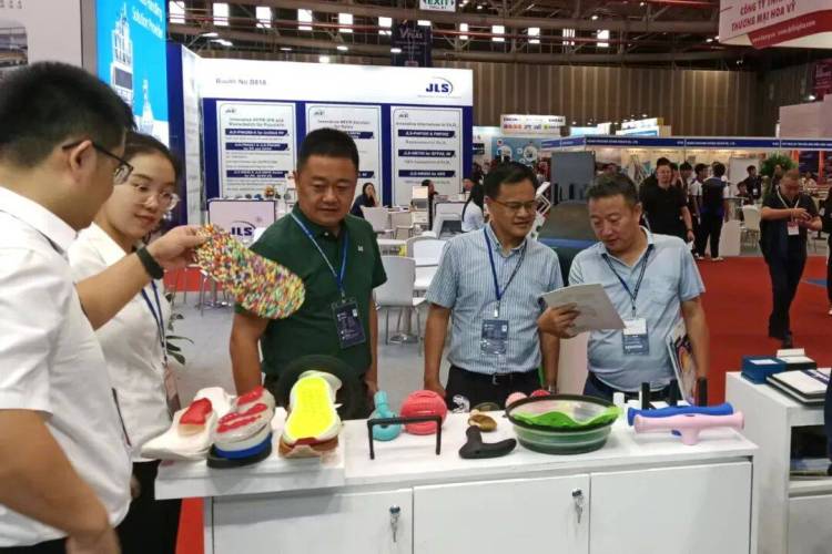 践行“三新”战略拓展国际市场 | 泸天化亮相越南VietnamPlas 2025展会