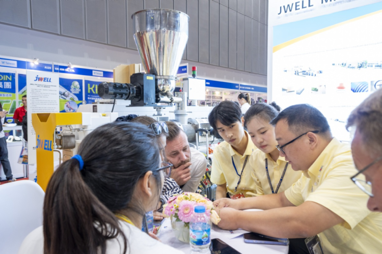 超越人口红利：VietnamPlas 2025揭示越南塑料产业转型的焦虑与渴望