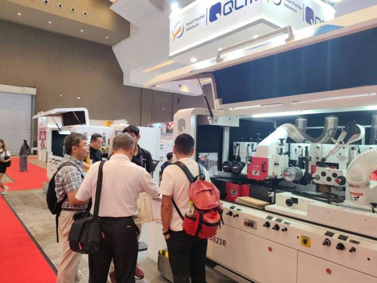 盛况直击 | 2025印尼木工展，青城机械闪耀雅加达！