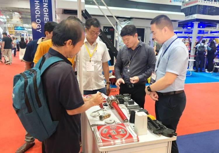 深圳市振雄模具配件参展2025越南国际塑料橡胶工业展圆满落幕!