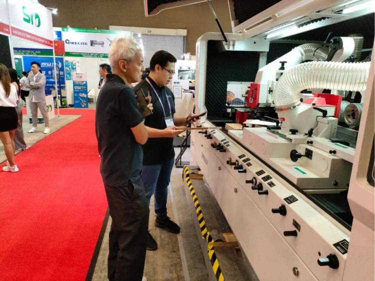 盛况直击 | 2025印尼木工展，青城机械闪耀雅加达！