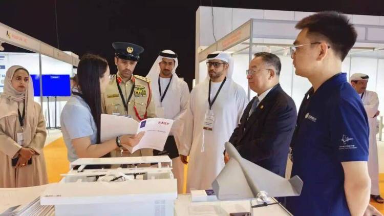 蜂巢航宇亮相2025迪拜国际低空经济博览会暨世界无人机展
