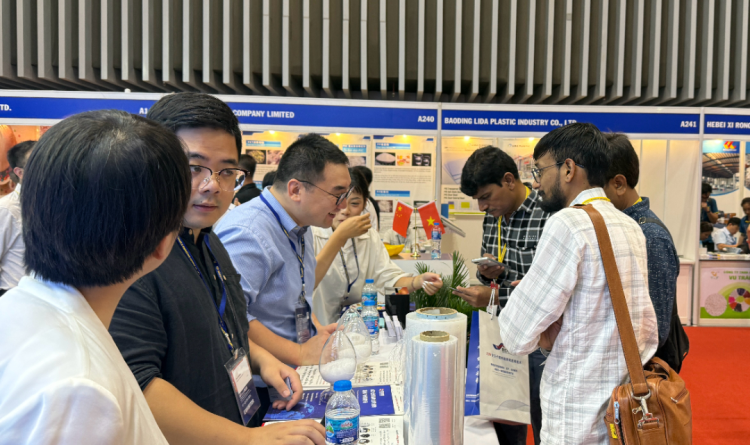 明日控股参加2025年第23届越南国际塑料橡胶工业展