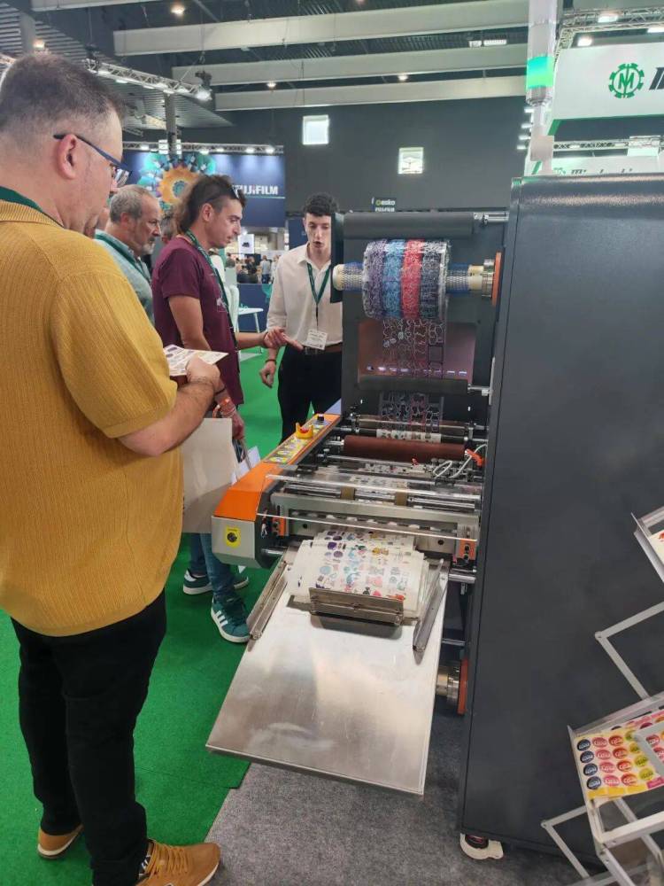 浙江大锐激光印刷科技展会直击 | 走进2025年欧洲标签印刷展DARUI火爆现场！
