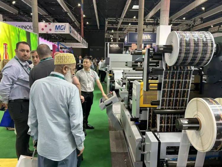 博泰亮相 2025 欧洲国际标签印刷展 —— 首日精彩回顾