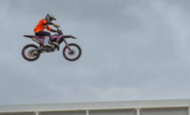 2025年意大利罗马国际摩托车展览会：摩托车手禧年