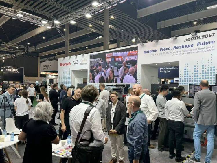 博泰亮相 2025 欧洲国际标签印刷展 —— 首日精彩回顾