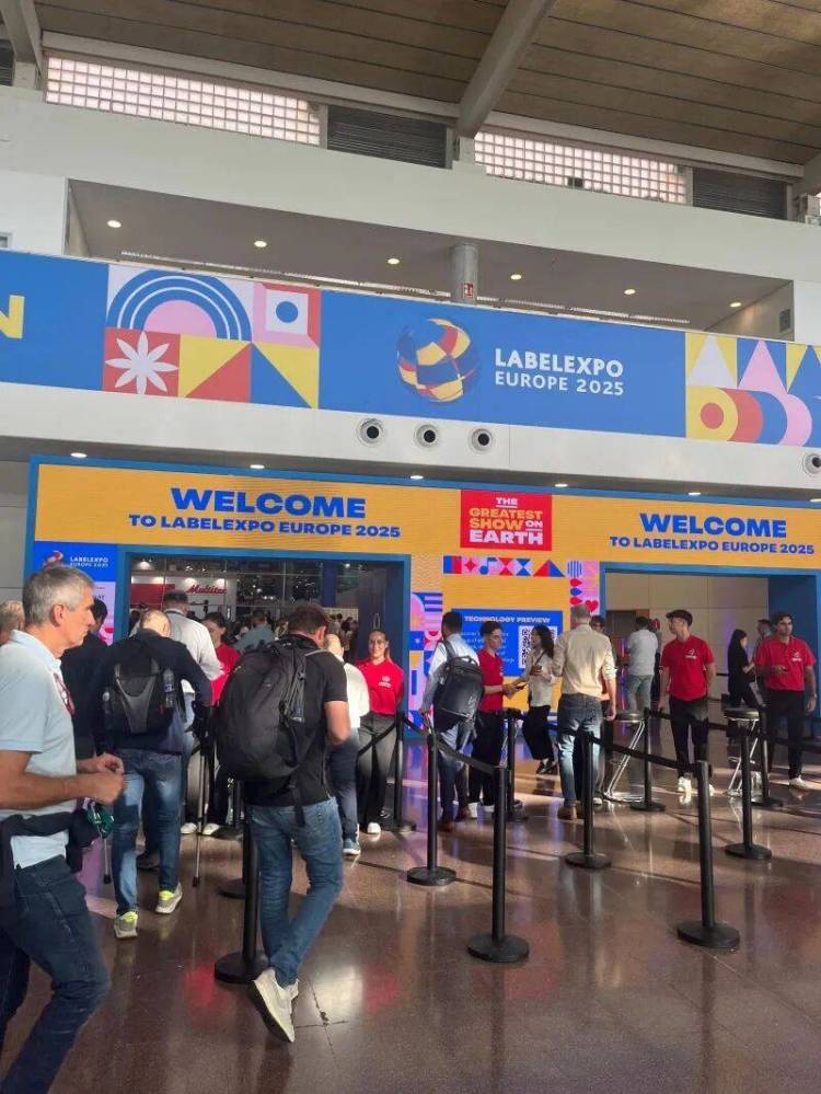博泰亮相 2025 欧洲国际标签印刷展 —— 首日精彩回顾