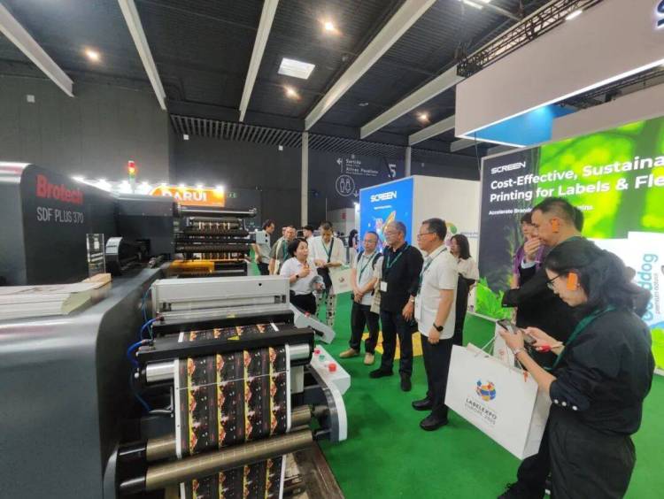 博泰亮相 2025 欧洲国际标签印刷展 —— 首日精彩回顾