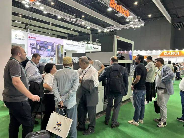 博泰亮相 2025 欧洲国际标签印刷展 —— 首日精彩回顾