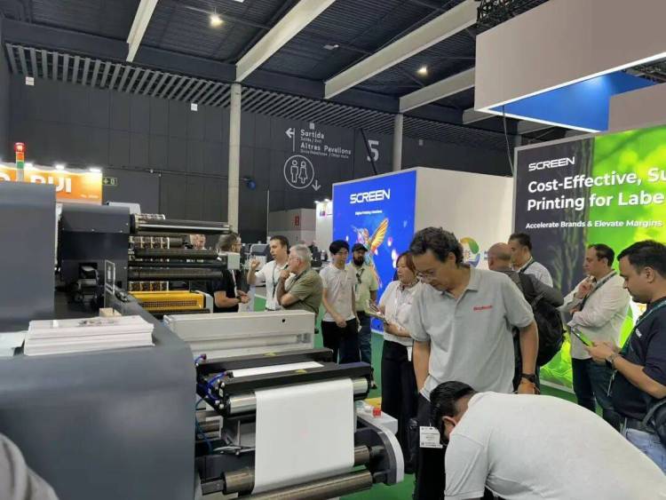 博泰亮相 2025 欧洲国际标签印刷展 —— 首日精彩回顾