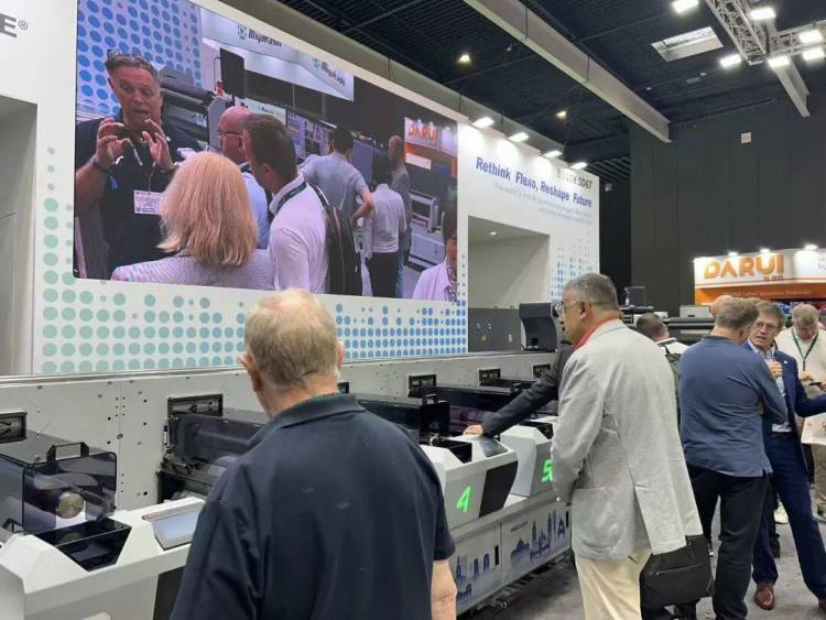 博泰亮相 2025 欧洲国际标签印刷展 —— 首日精彩回顾