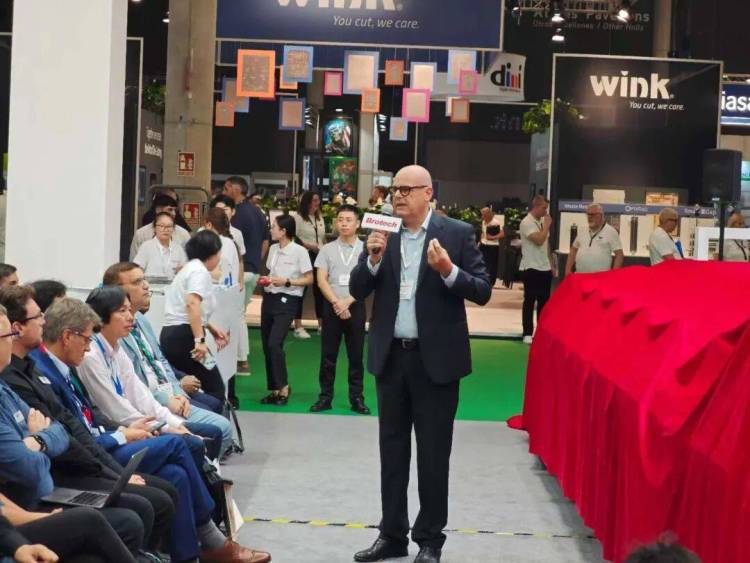 博泰亮相 2025 欧洲国际标签印刷展 —— 首日精彩回顾