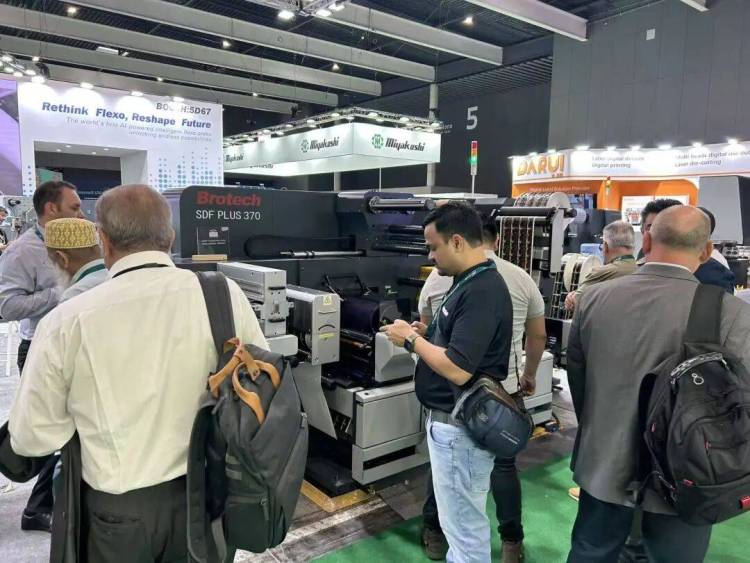 博泰亮相 2025 欧洲国际标签印刷展 —— 首日精彩回顾