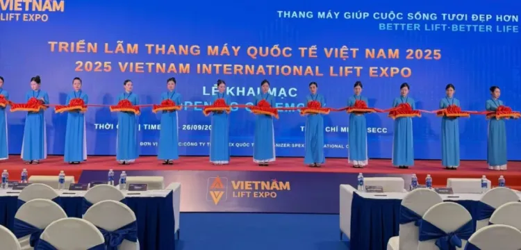 载誉前行！美迪斯电梯荣获2025年越南国际电梯展“产品先锋奖”