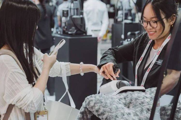 LAURASTAR劳拉之星携创新产品亮相IFA 2025德国柏林国际电子消费品展