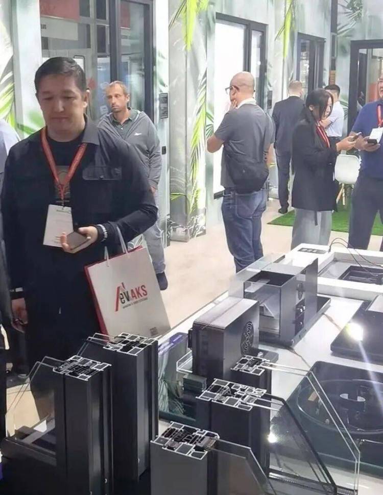 天东门窗闪耀2025年哈国建材展，以科技匠心共筑绿色未来！