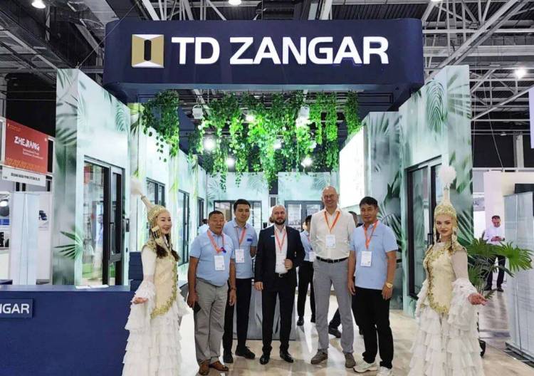 天东门窗闪耀2025年哈国建材展，以科技匠心共筑绿色未来！