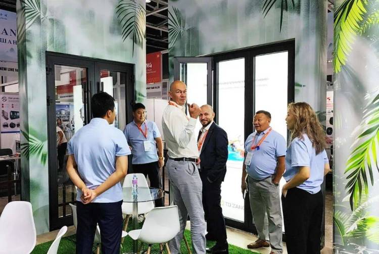 天东门窗闪耀2025年哈国建材展，以科技匠心共筑绿色未来！