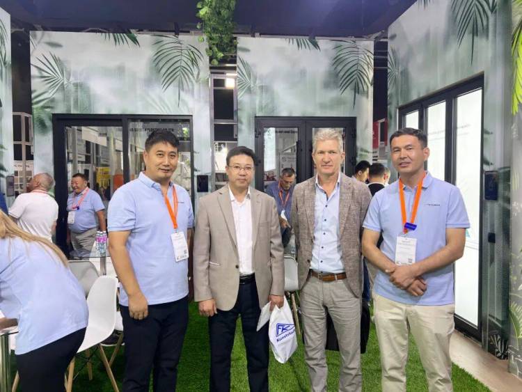天东门窗闪耀2025年哈国建材展，以科技匠心共筑绿色未来！