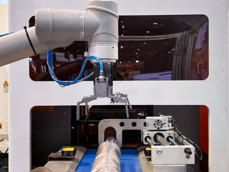 塑造薄壁包装未来 | 力劲塑机参展K 2025圆满收官