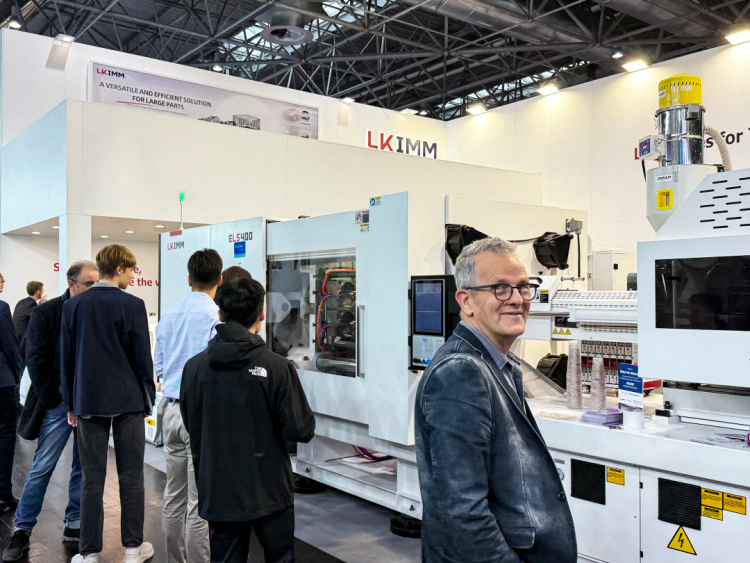 塑造薄壁包装未来 | 力劲塑机参展K 2025圆满收官