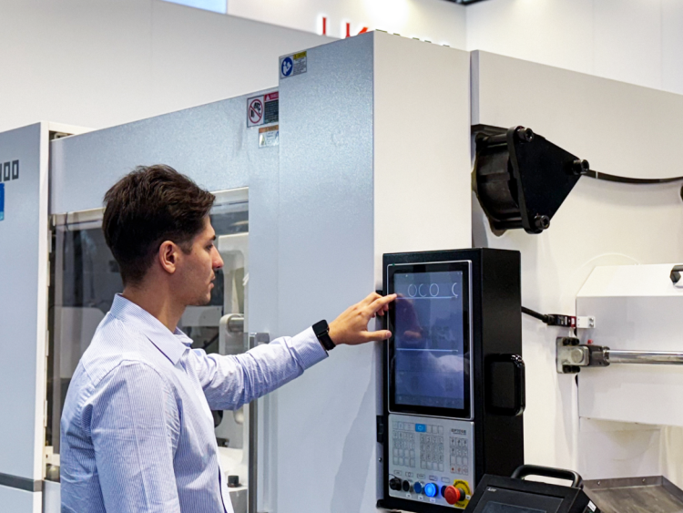 塑造薄壁包装未来 | 力劲塑机参展K 2025圆满收官