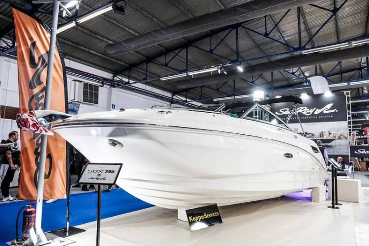 第九届希腊雅典国际游艇与捕鱼展：新船模型首秀与潜水旅游