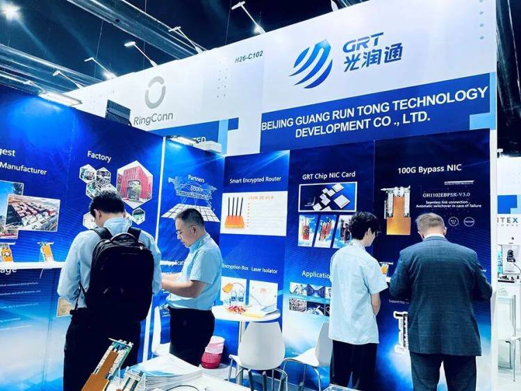 GITEX 2025光润通自主光通信方案引中东市场热切关注