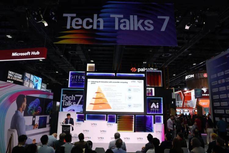 GITEX Global上的中国智算名片 九章云极构建全球普惠智算范式