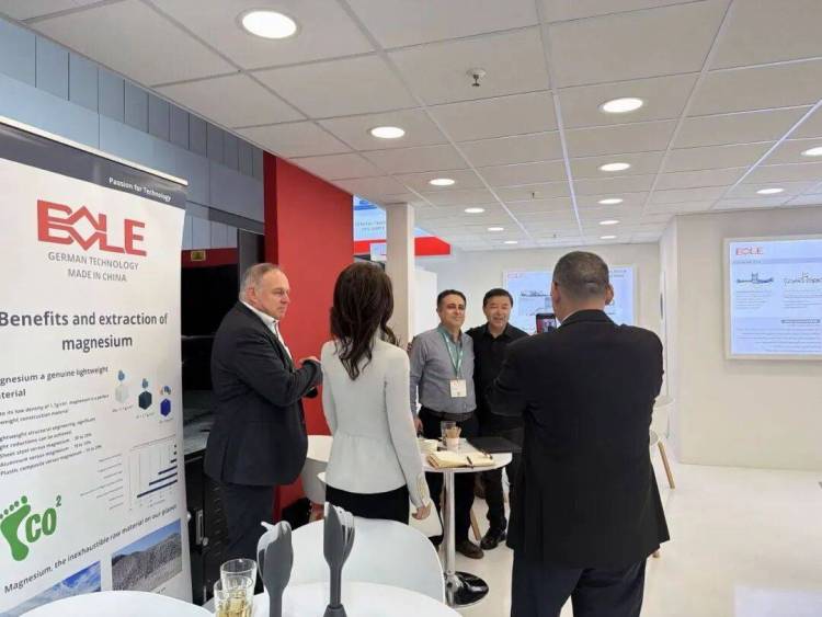 技术赋能全球制造！伯乐智能装备闪耀2025年德国 K 展，轻量化解决方案引国际瞩目