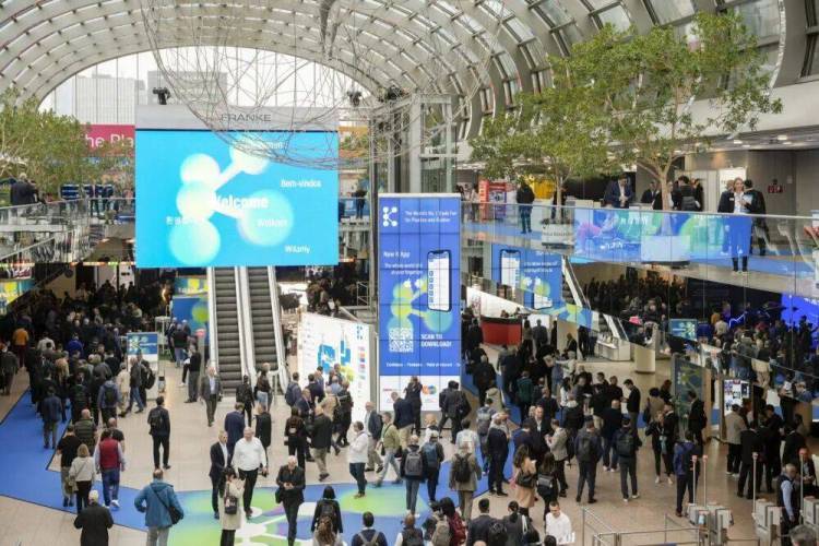 技术赋能全球制造！伯乐智能装备闪耀2025年德国 K 展，轻量化解决方案引国际瞩目