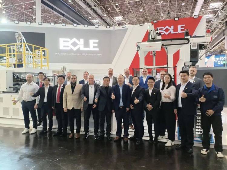 技术赋能全球制造！伯乐智能装备闪耀2025年德国 K 展，轻量化解决方案引国际瞩目