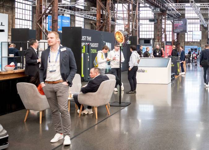 德国杜塞尔多夫国际移动机器人展览会：数字转型专家Michele Riedl分享经验