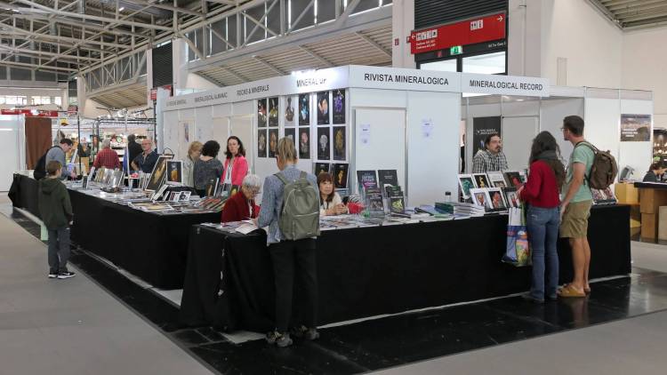 德国矿产展：矿物与化石领域的知识来源