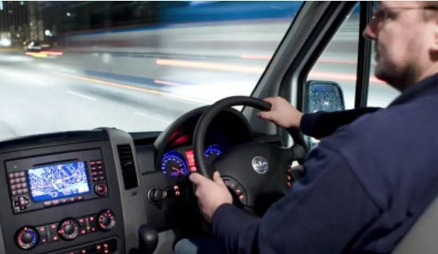 2025年英国伯明翰国际商用车及配件展览会：雷诺全新电动车三款车型亮相展会