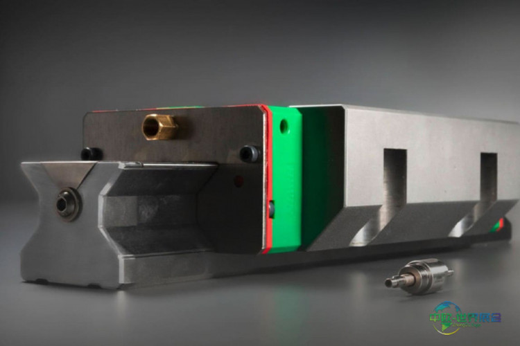 两大新品，一个目标：精准