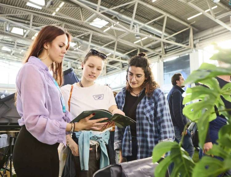 德国慕尼黑旅游展：f.re.e 2025逾12万游客共赴休闲旅行盛宴