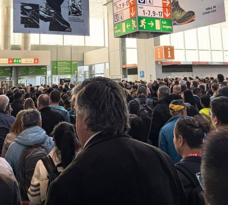 劳保届全球顶流盛会——山东润东纺织科技参展德国A+A劳保用品展 2025盛大开幕！