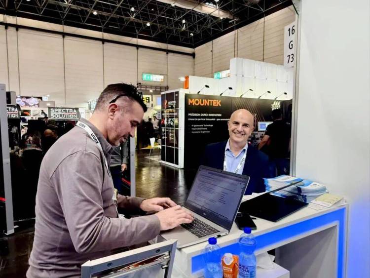 德国国际职业安全与健康展A+A 2025次日精彩继续，CCQS展台热度不减，CE颁证引关注