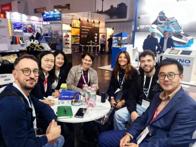 聚焦德国杜塞尔多夫国际劳动安全及健康用品展A+A 2025：沣晟泰新材料的全球化新征程